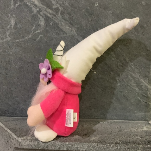 Skye the Unicorn Gnome from Hug Feel The Love - Picture 5 of 5